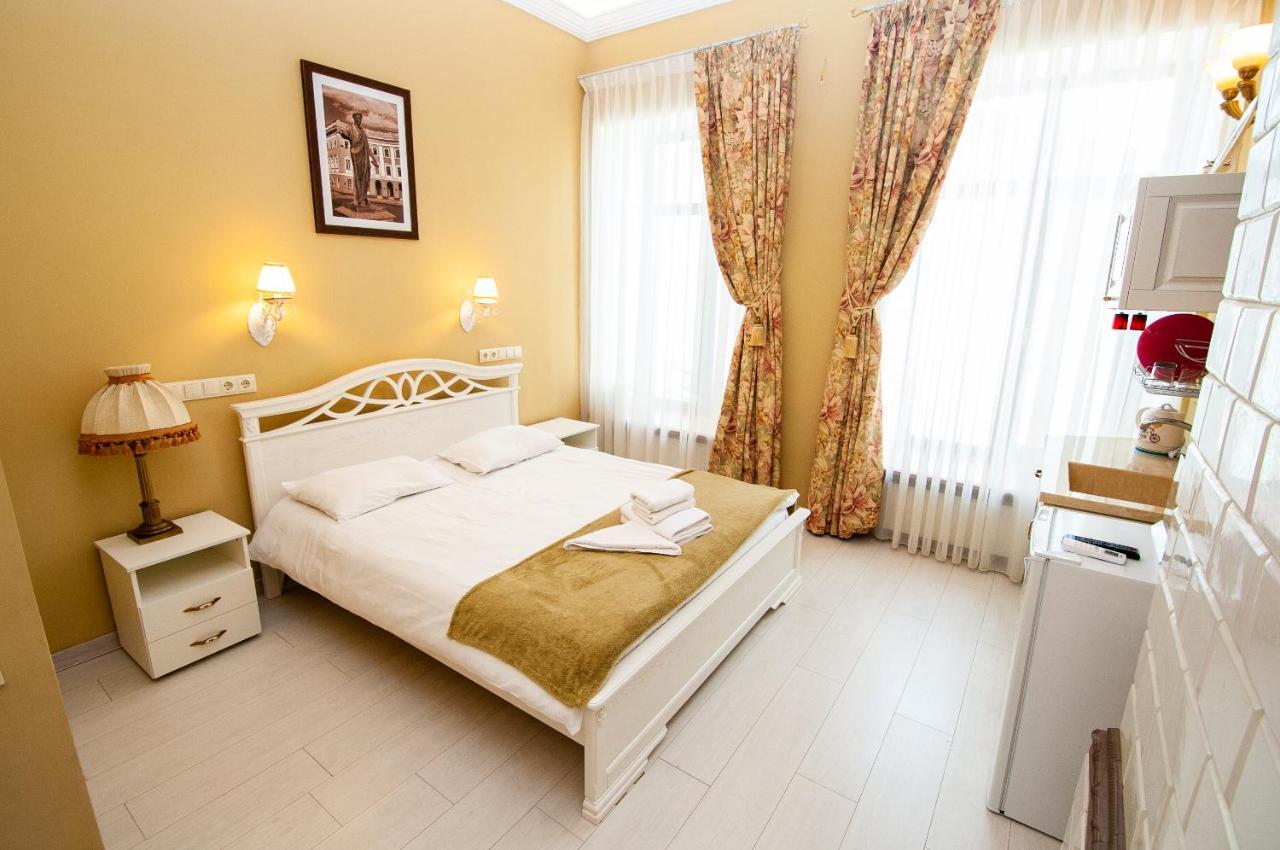 Art Suites Near Deribasovskaya Odessa Exterior photo
