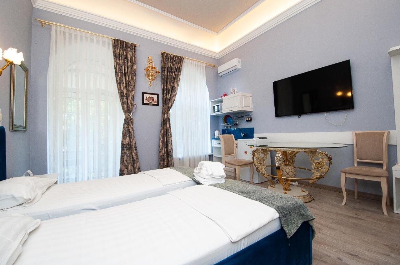Art Suites Near Deribasovskaya Odessa Exterior photo